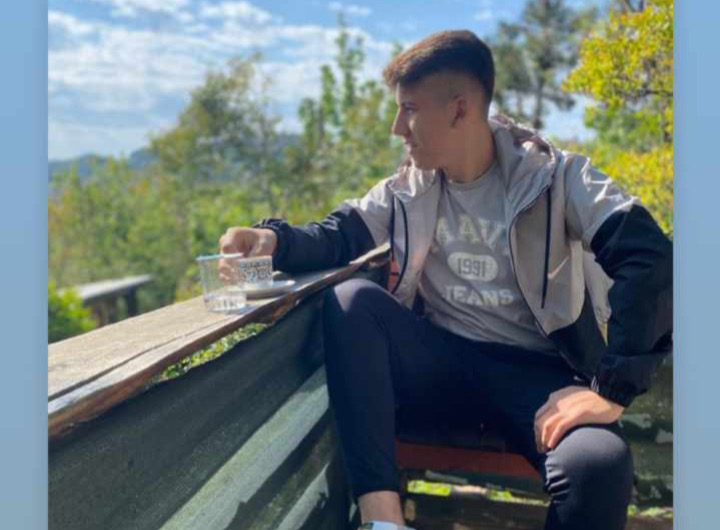 F08B7A2C-7DE4-4706-BBD1-89614DC1FD0A