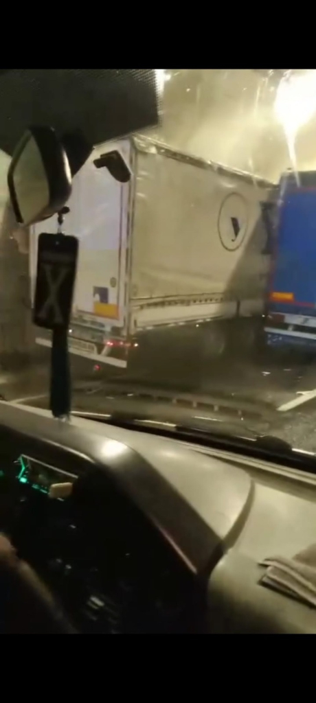 1cb829b6-820f-4bec-bd47-918e6d70c355